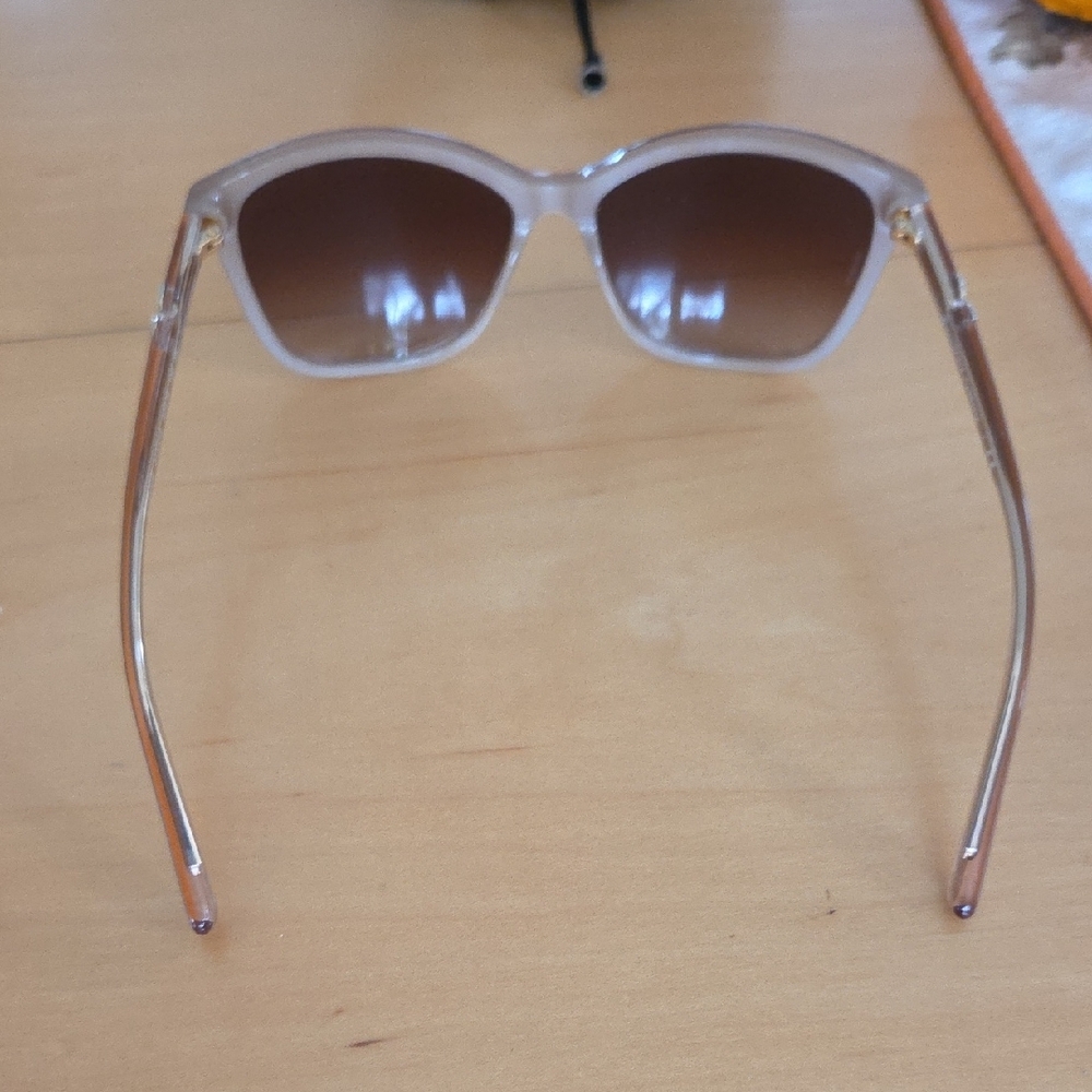 Dolce & Gabbana Black Sunglasses Case - Picture 4 of 5